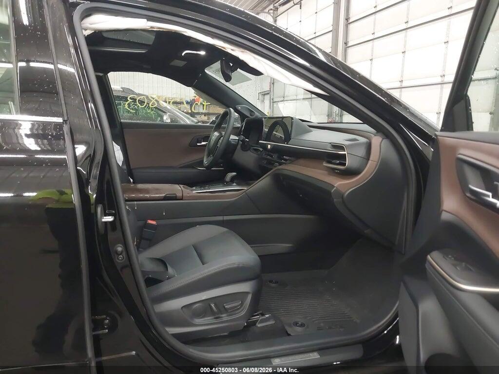 JTDAAAAFXP3016709 2023 TOYOTA CROWN photo no. 5
