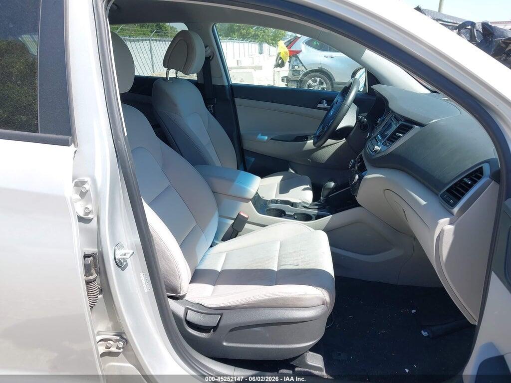 KM8J3CA25GU033040 2016 HYUNDAI TUCSON photo no. 5