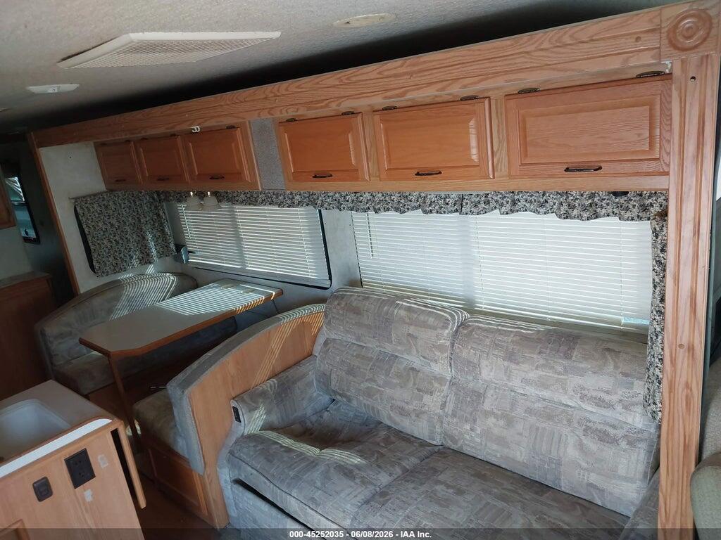 5B4MP67G823349160 2002 WORKHORSE CUSTOM CHASSIS MOTORHOME CHASSIS photo no. 8