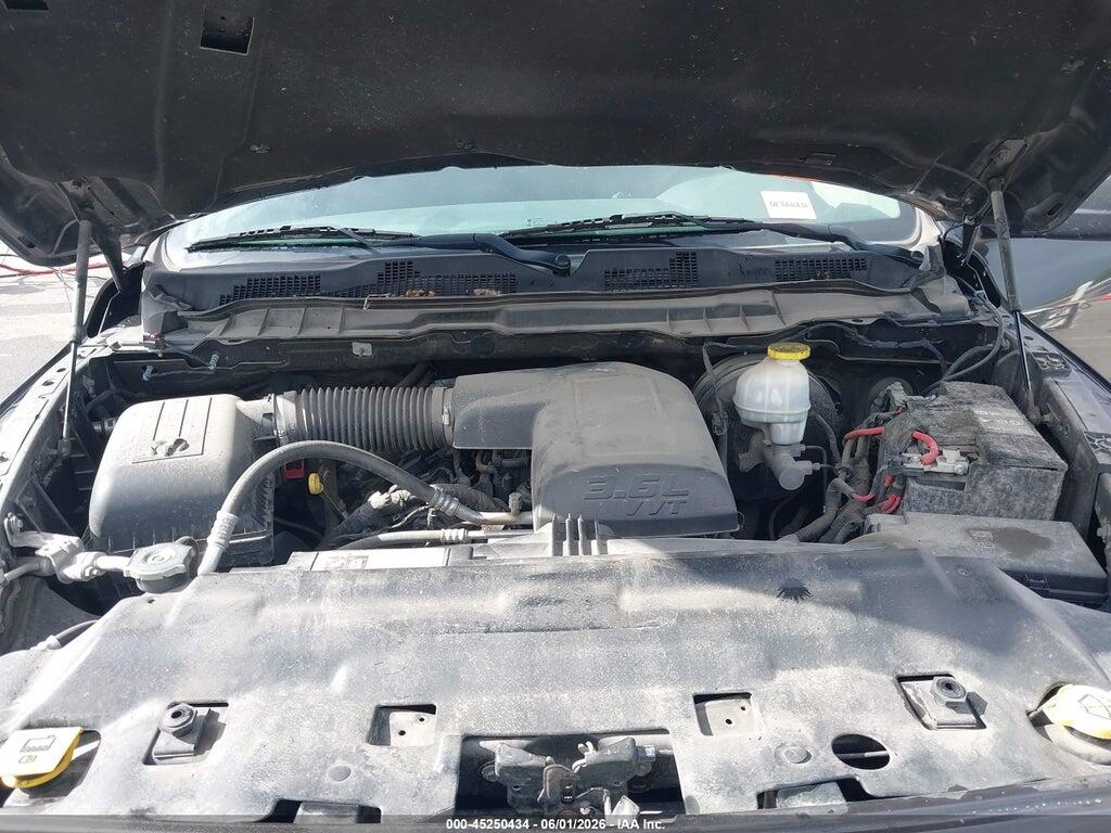 1C6RR7FG1JS247874 2018 RAM 1500 photo no. 10