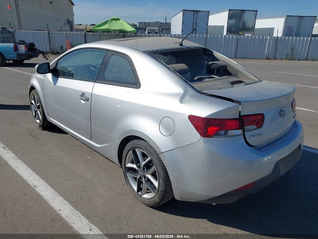 KNAFW6A35A5249447 2010 KIA FORTE KOUP photo no. 3