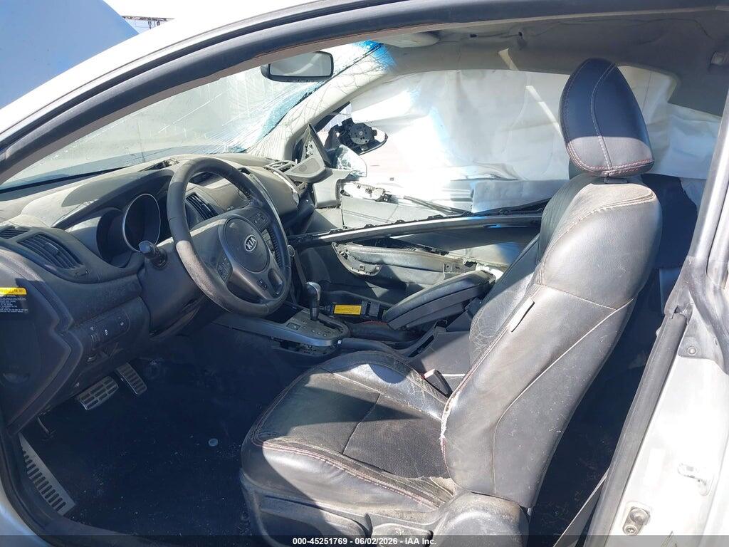 KNAFW6A35A5249447 2010 KIA FORTE KOUP photo no. 5