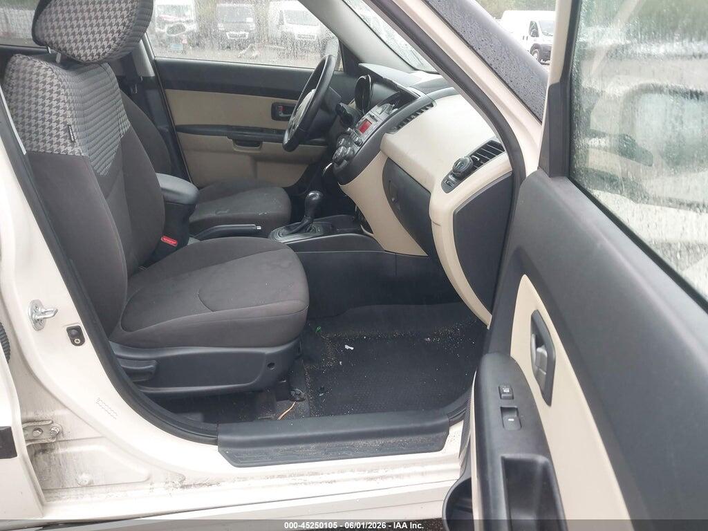 KNDJT2A2XB7713781 2011 KIA SOUL photo no. 5