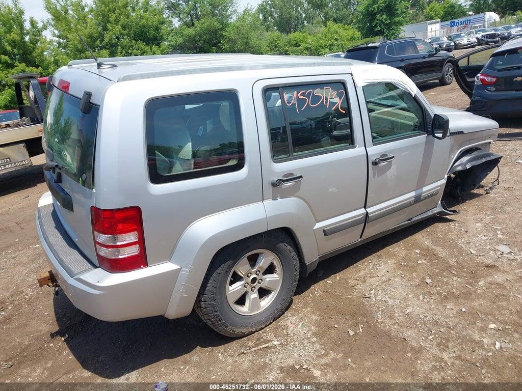 1J4PN2GK5BW586501 2011 JEEP LIBERTY photo no. 4