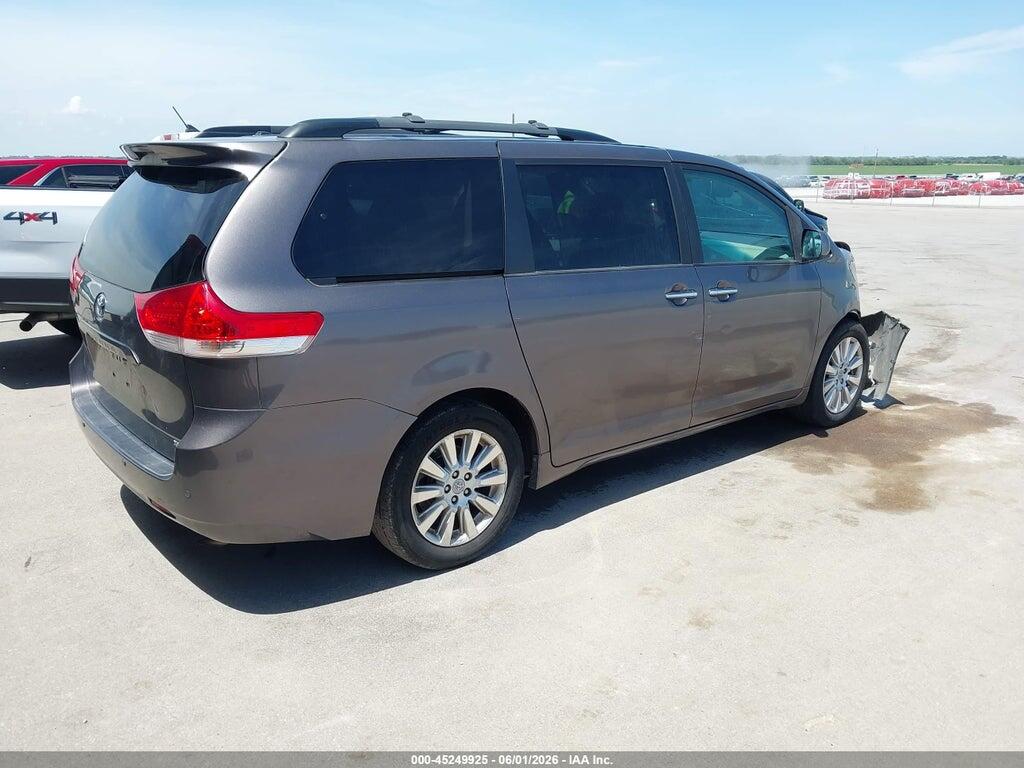 5TDDK3DC1CS037707 2012 TOYOTA SIENNA photo no. 4