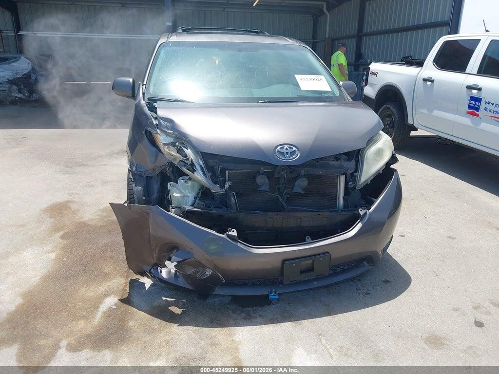 5TDDK3DC1CS037707 2012 TOYOTA SIENNA photo no. 6