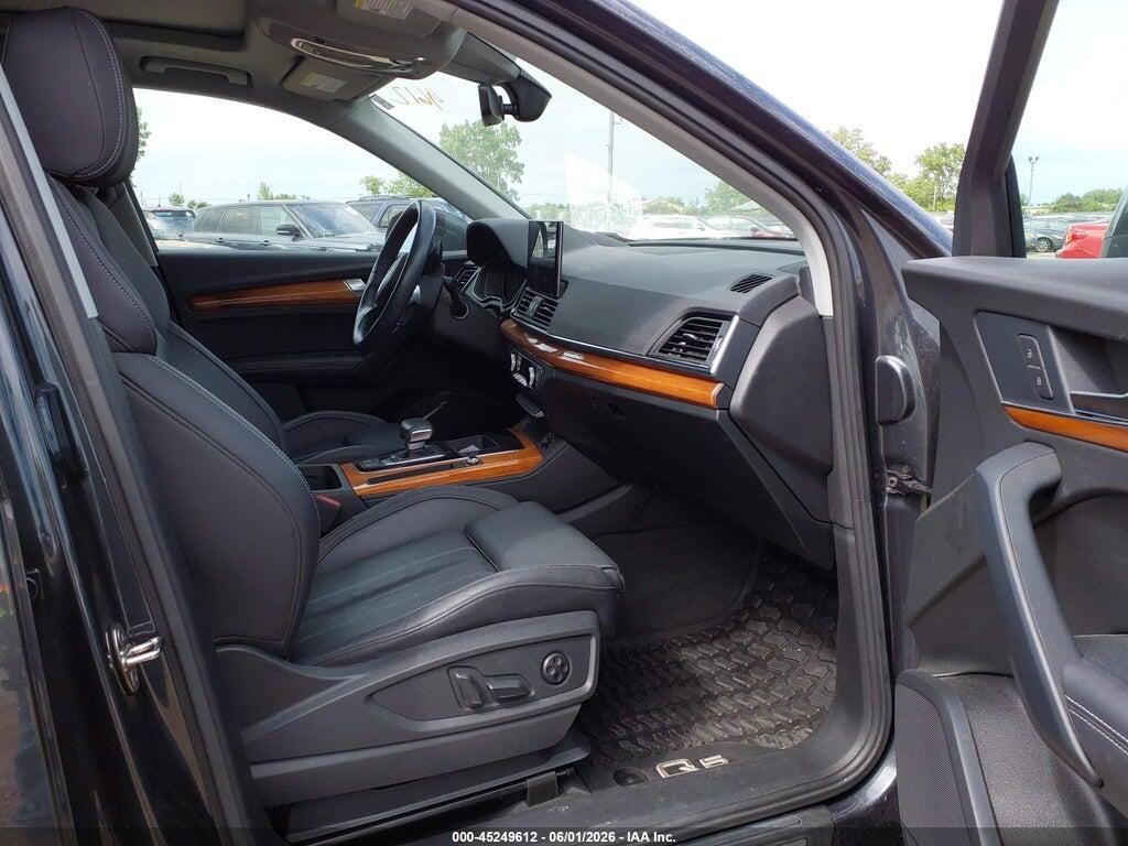 WA1BAAFY7M2079938 2021 AUDI Q5 photo no. 5