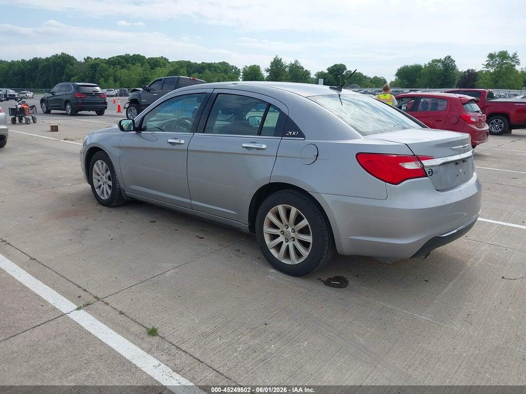 1C3CCBCG1EN150304 2014 CHRYSLER 200 photo no. 3