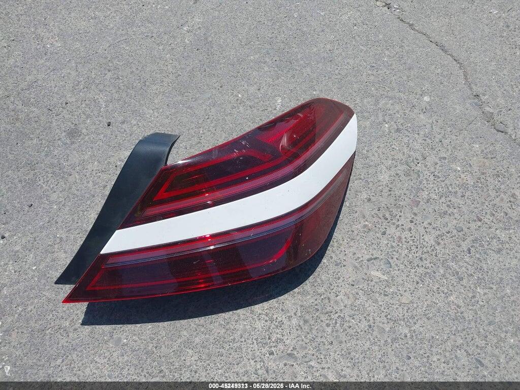 KMTG14TE2NU082213 2022 GENESIS G70 photo no. 11