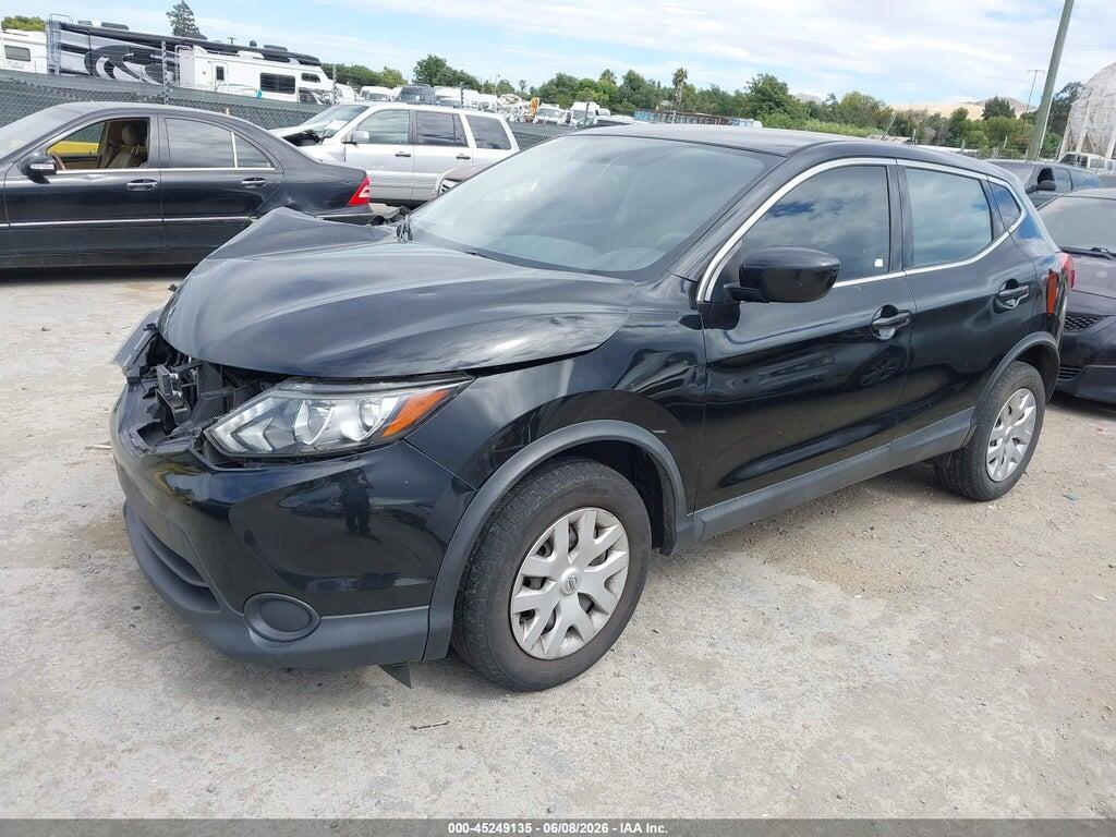 JN1BJ1CR6JW261981 2018 NISSAN ROGUE SPORT photo no. 2