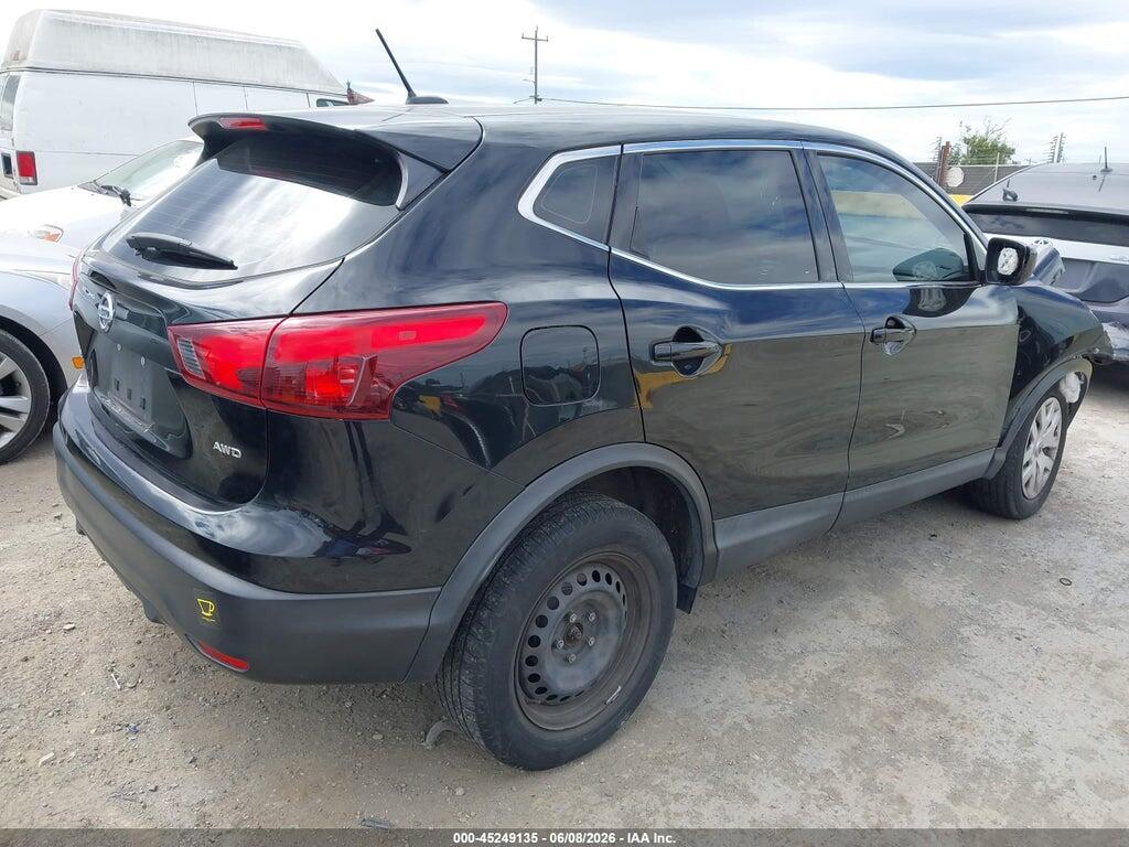JN1BJ1CR6JW261981 2018 NISSAN ROGUE SPORT photo no. 4