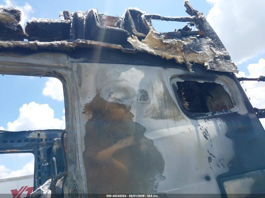 4V4NC9EG4LN215576 2020 VOLVO VNL photo no. 12