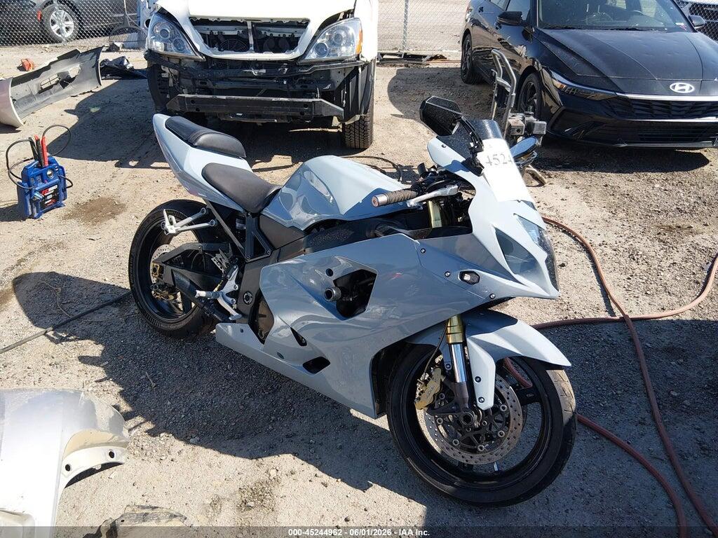 JS1GN7CA442105092 2004 SUZUKI GSX-R600 photo no. 1