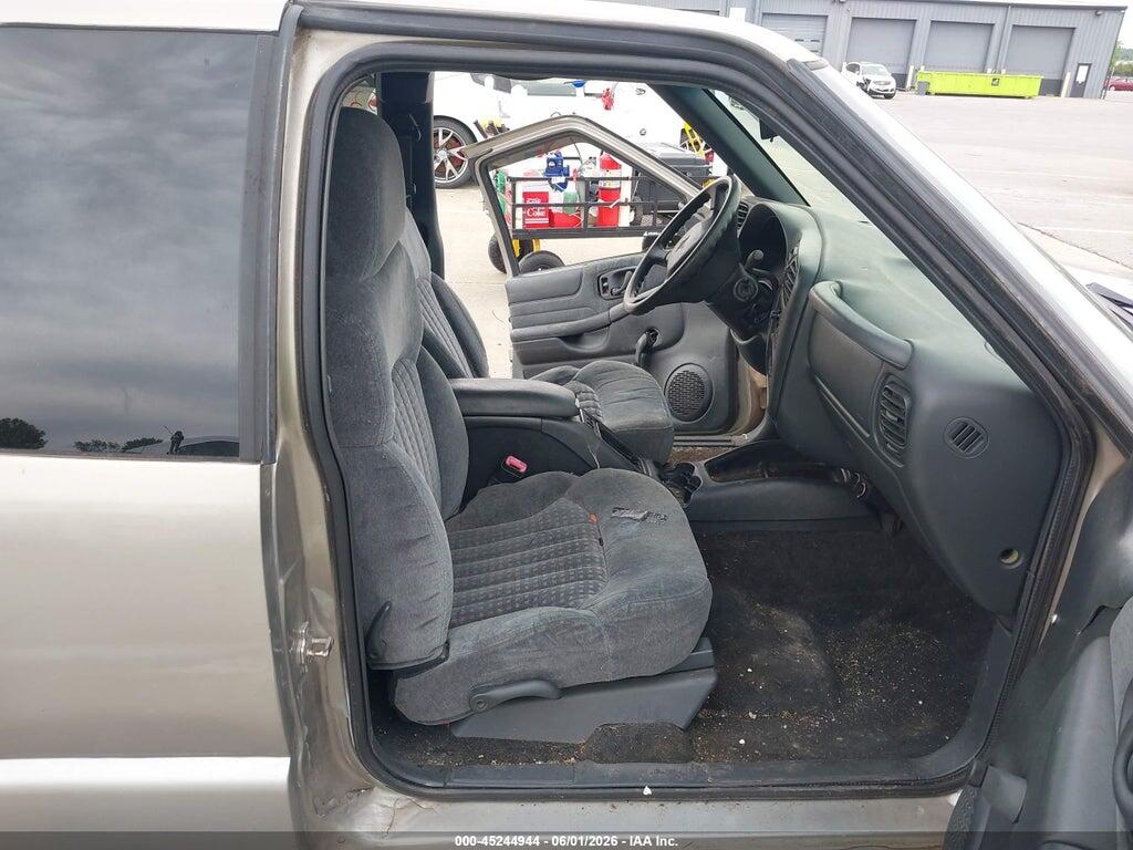 1GCCS19W118117321 2001 CHEVROLET S-10 photo no. 5