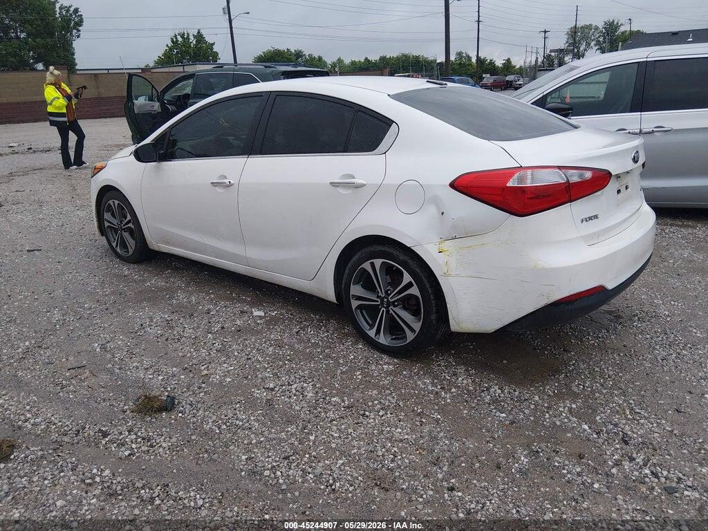 KNAFX4A82G5522365 2016 KIA FORTE photo no. 3
