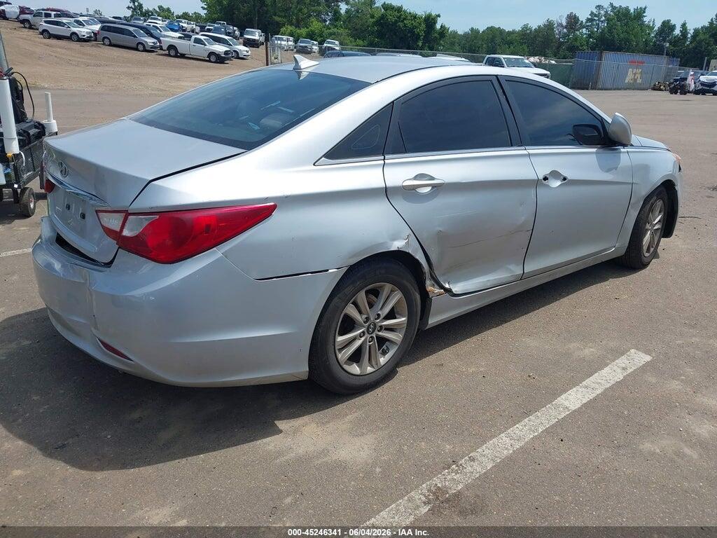 5NPEB4AC3BH246580 2011 HYUNDAI SONATA photo no. 4
