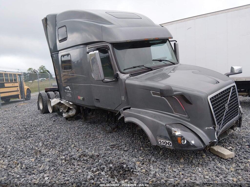 4V4NC9EH3CN547792 2012 VOLVO VN photo no. 1