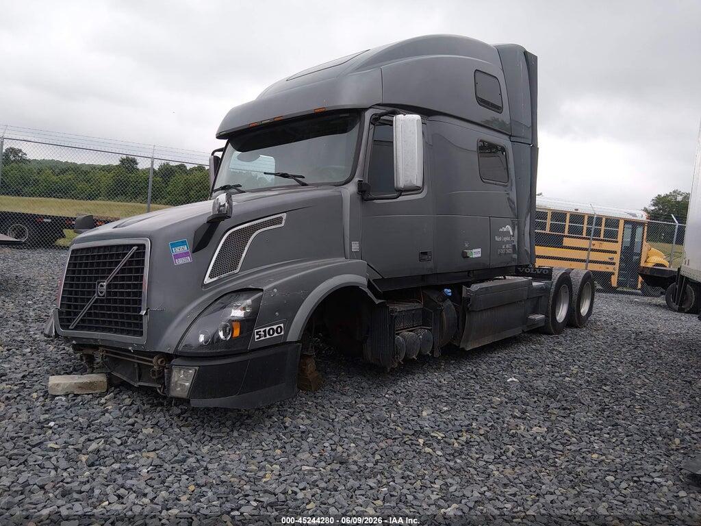 4V4NC9EH3CN547792 2012 VOLVO VN photo no. 2
