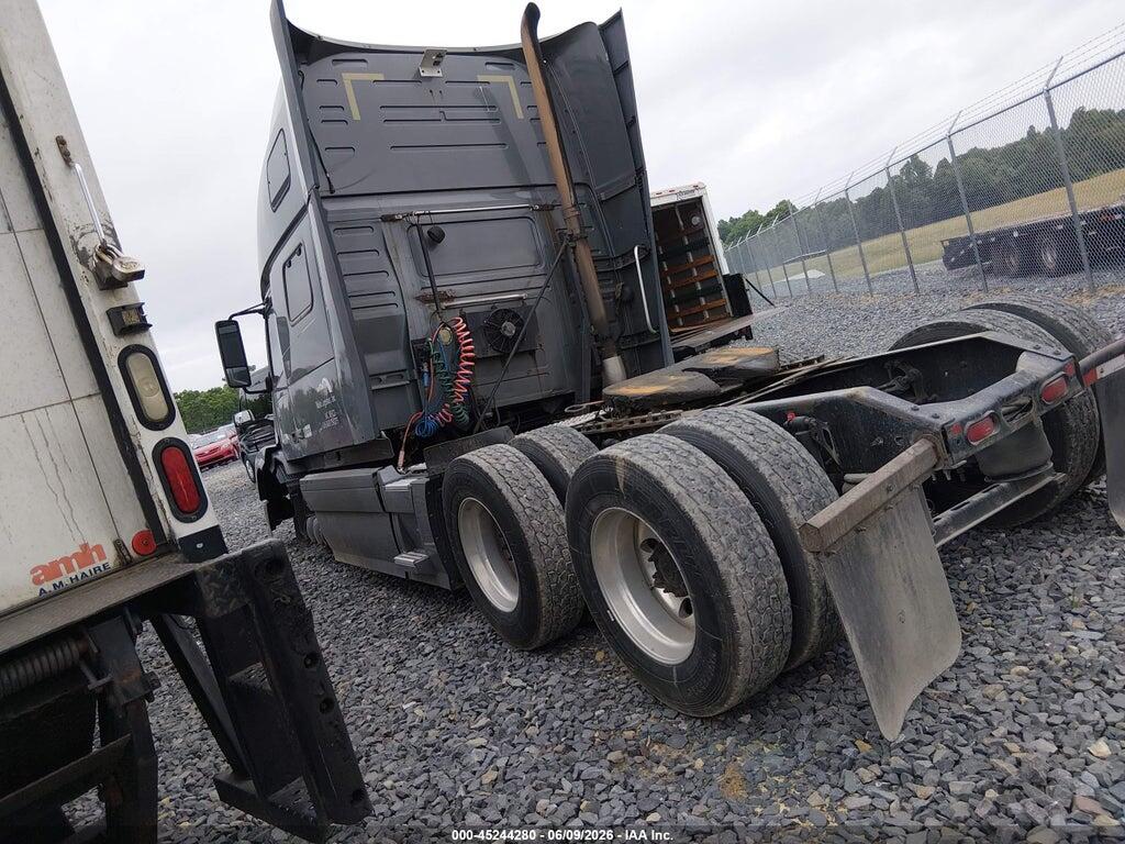 4V4NC9EH3CN547792 2012 VOLVO VN photo no. 3