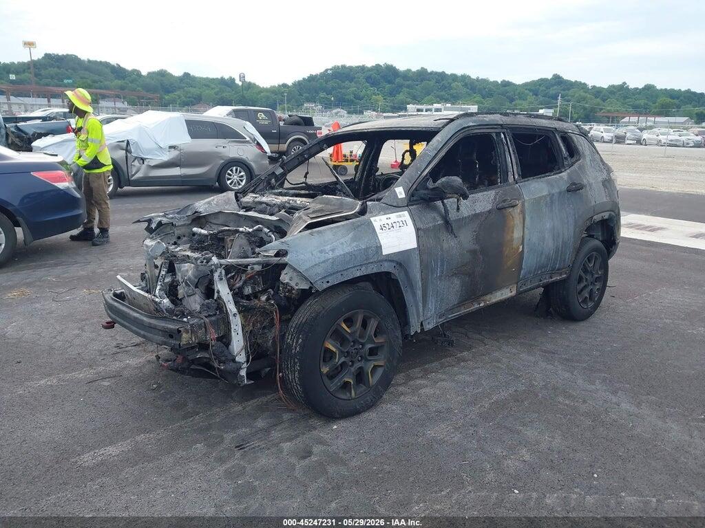 3C4NJDDB5LT163675 2020 JEEP COMPASS photo no. 2
