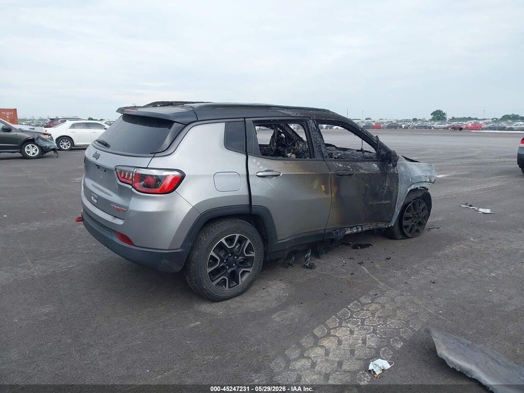 3C4NJDDB5LT163675 2020 JEEP COMPASS photo no. 4