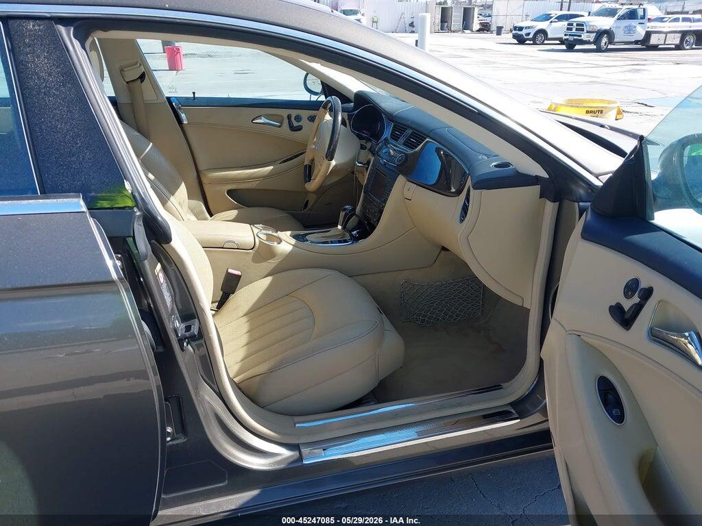 WDDDJ72XX8A117694 2008 MERCEDES-BENZ CLS 550 photo no. 5