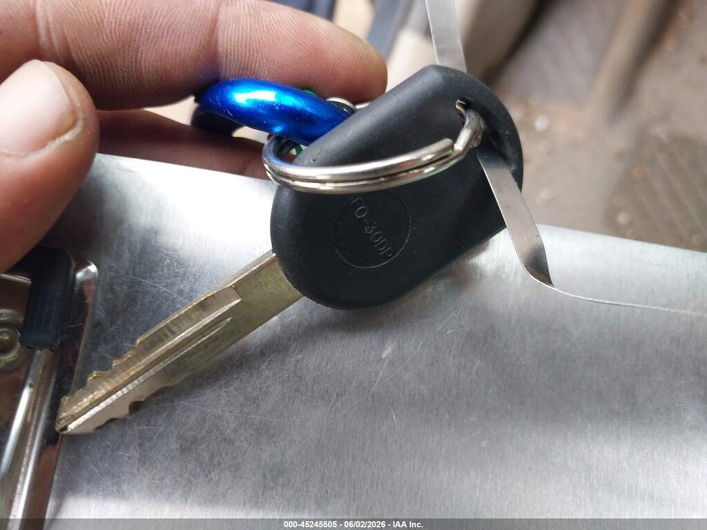 1FMCU03195KA08689 2005 FORD ESCAPE photo no. 11