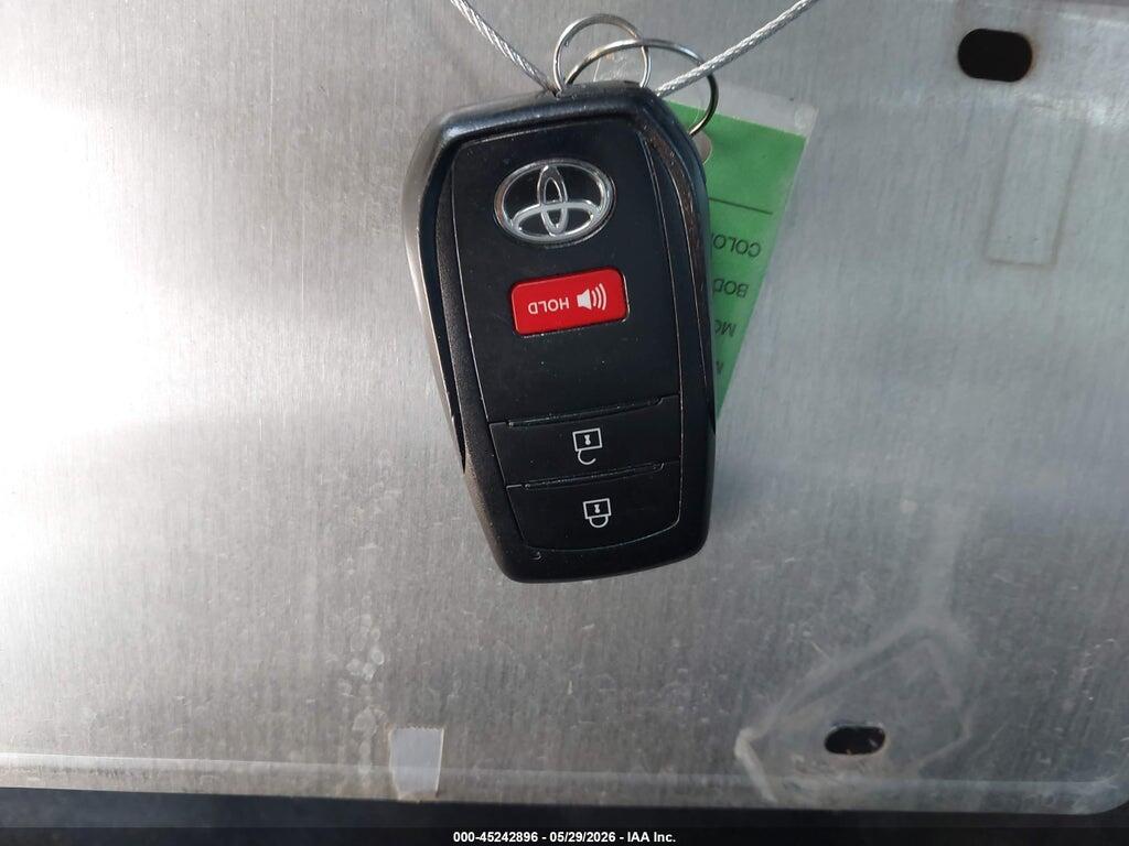 7MUFBABG4PV001993 2023 TOYOTA COROLLA CROSS HYBRID photo no. 11