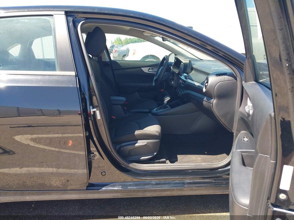 3KPF24AD1RE699432 2024 KIA FORTE photo no. 5