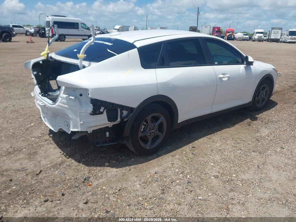 3KPFT4DE6SE203693 2025 KIA K4 photo no. 4