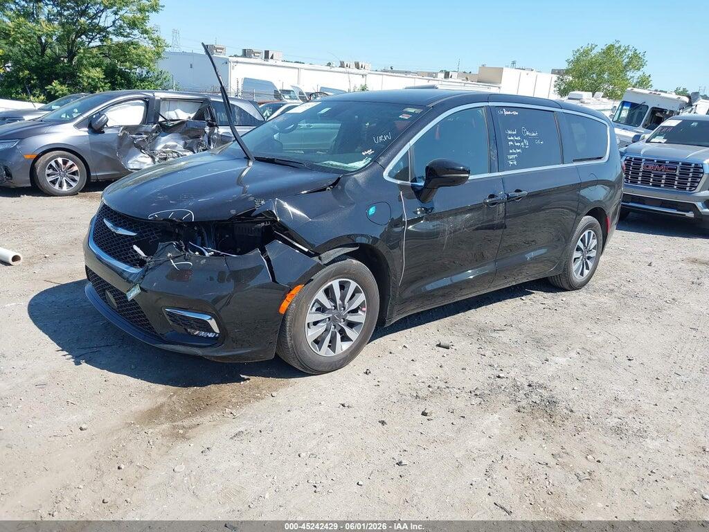 2C4RC1S70SR573858 2025 CHRYSLER PACIFICA HYBRID photo no. 2