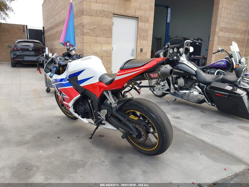 JH2PC40J4JK400646 2018 HONDA CBR600 photo no. 3