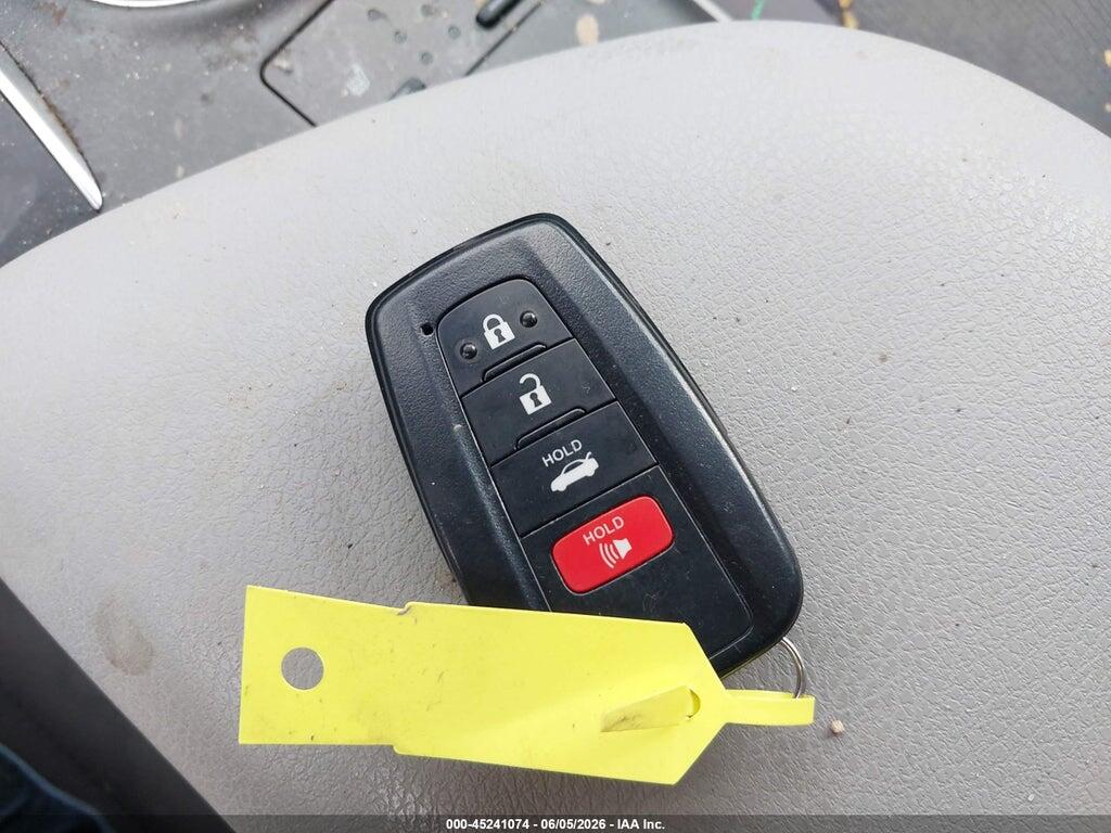 4T1R11AK3NU646638 2022 TOYOTA CAMRY photo no. 11