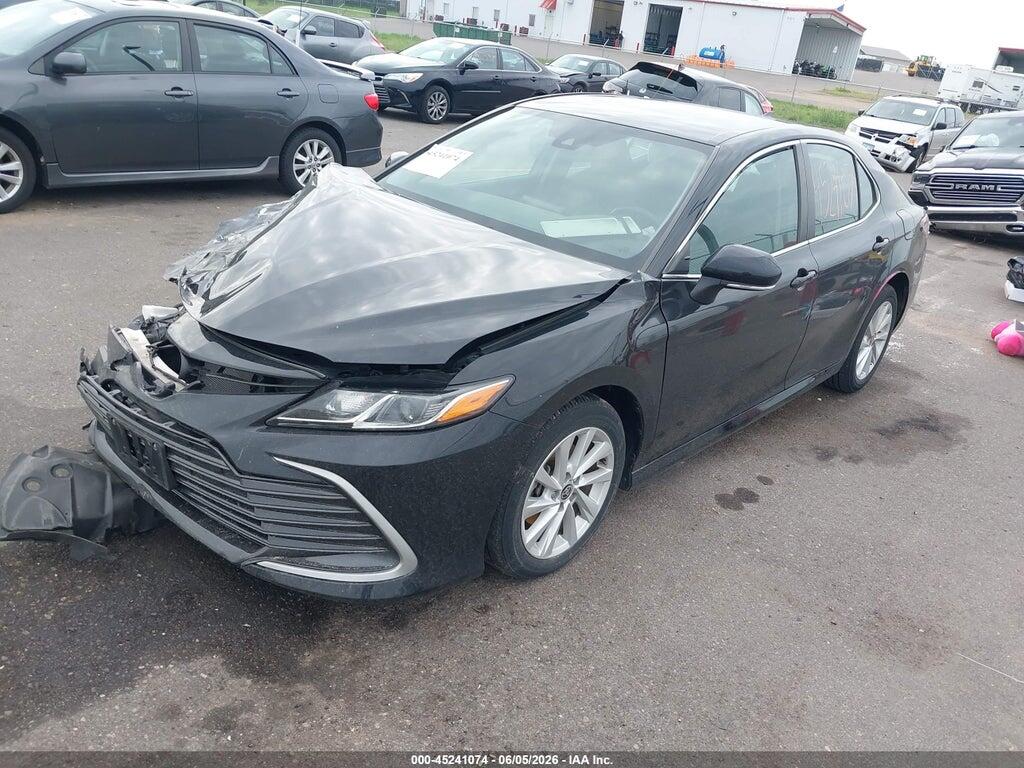 4T1R11AK3NU646638 2022 TOYOTA CAMRY photo no. 2