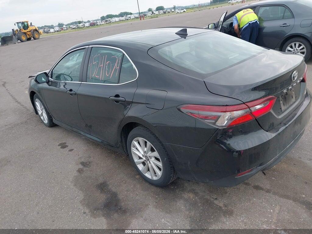 4T1R11AK3NU646638 2022 TOYOTA CAMRY photo no. 3