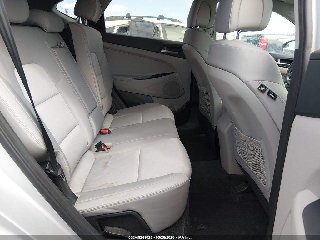 KM8J3CA42JU717259 2018 HYUNDAI TUCSON photo no. 8