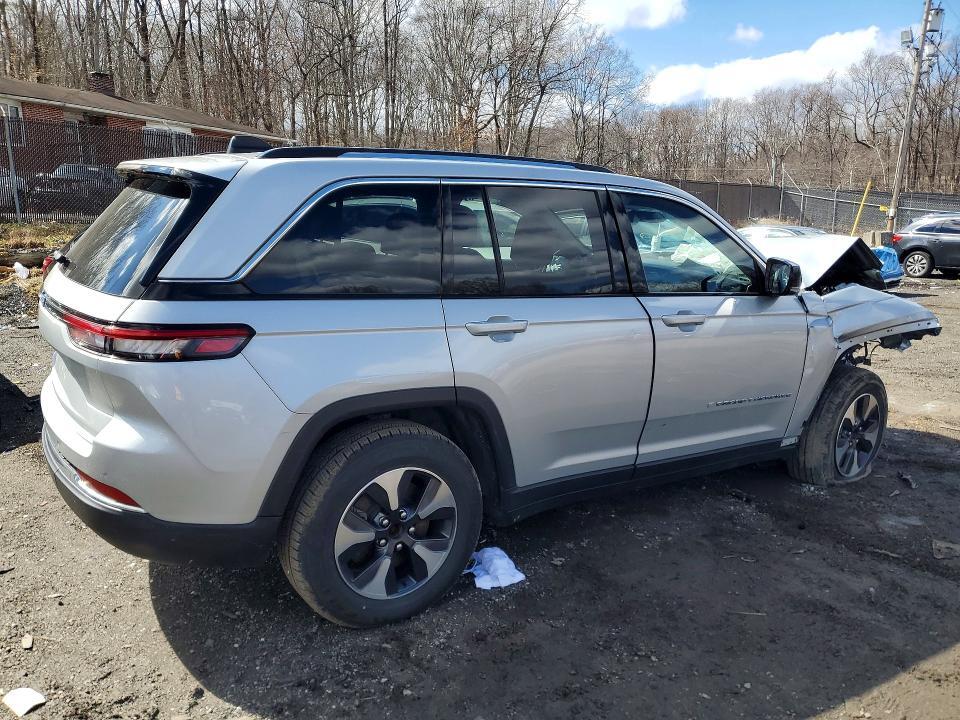 2023 JEEP GRAND CHEROKEE LIMITED 4XE — Фото 3 из 12