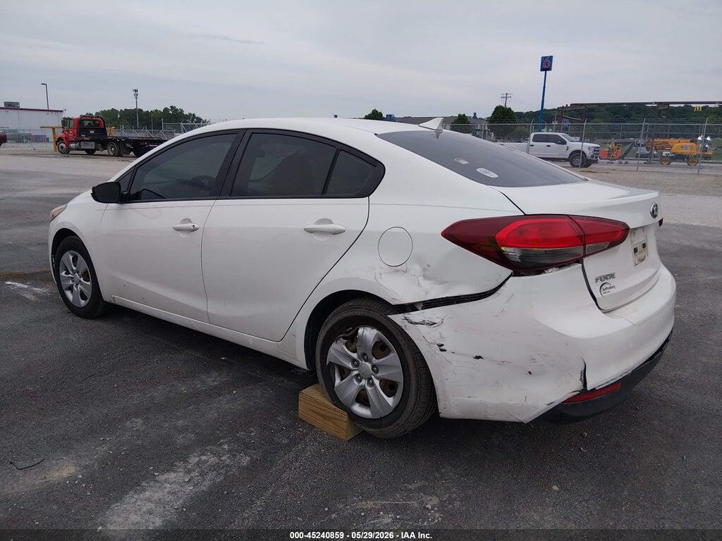 3KPFK4A7XHE097279 2017 KIA FORTE photo no. 3