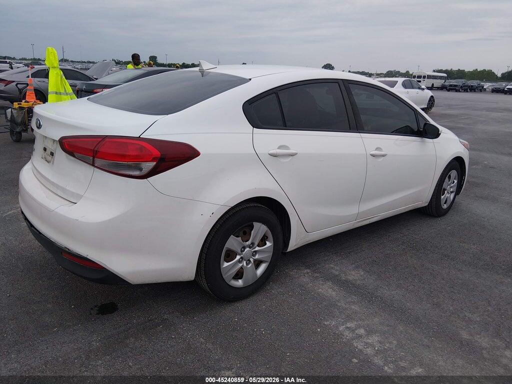 3KPFK4A7XHE097279 2017 KIA FORTE photo no. 4