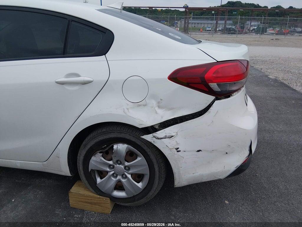 3KPFK4A7XHE097279 2017 KIA FORTE photo no. 6