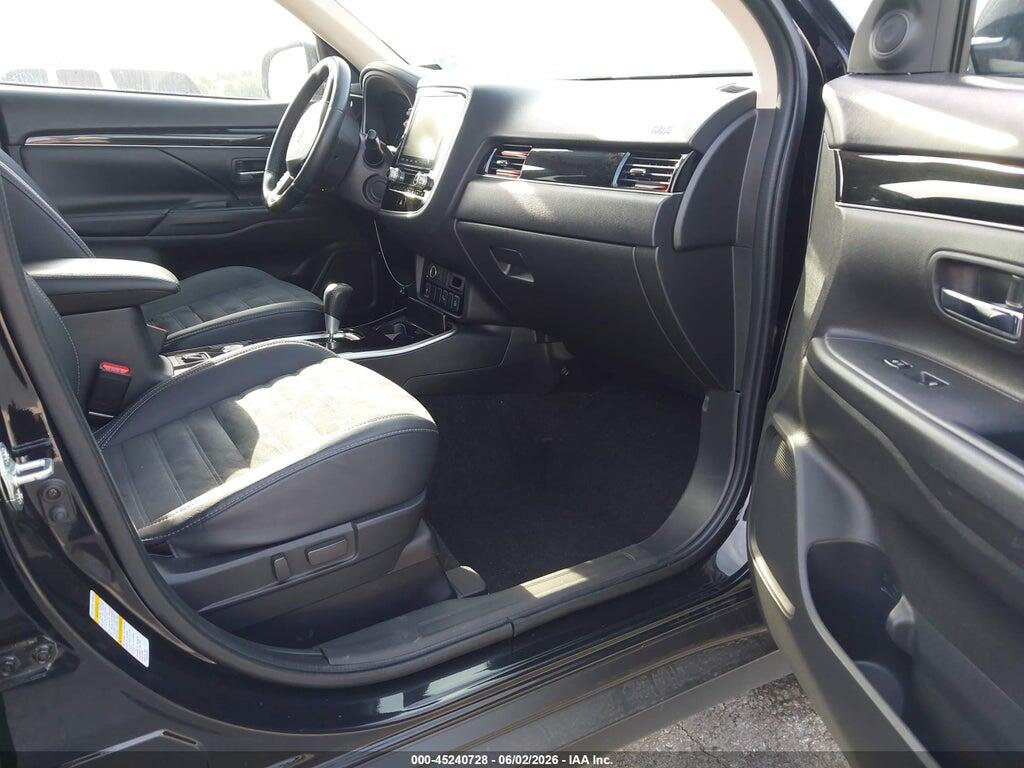 JA4AZ3A34LZ048888 2020 MITSUBISHI OUTLANDER photo no. 5