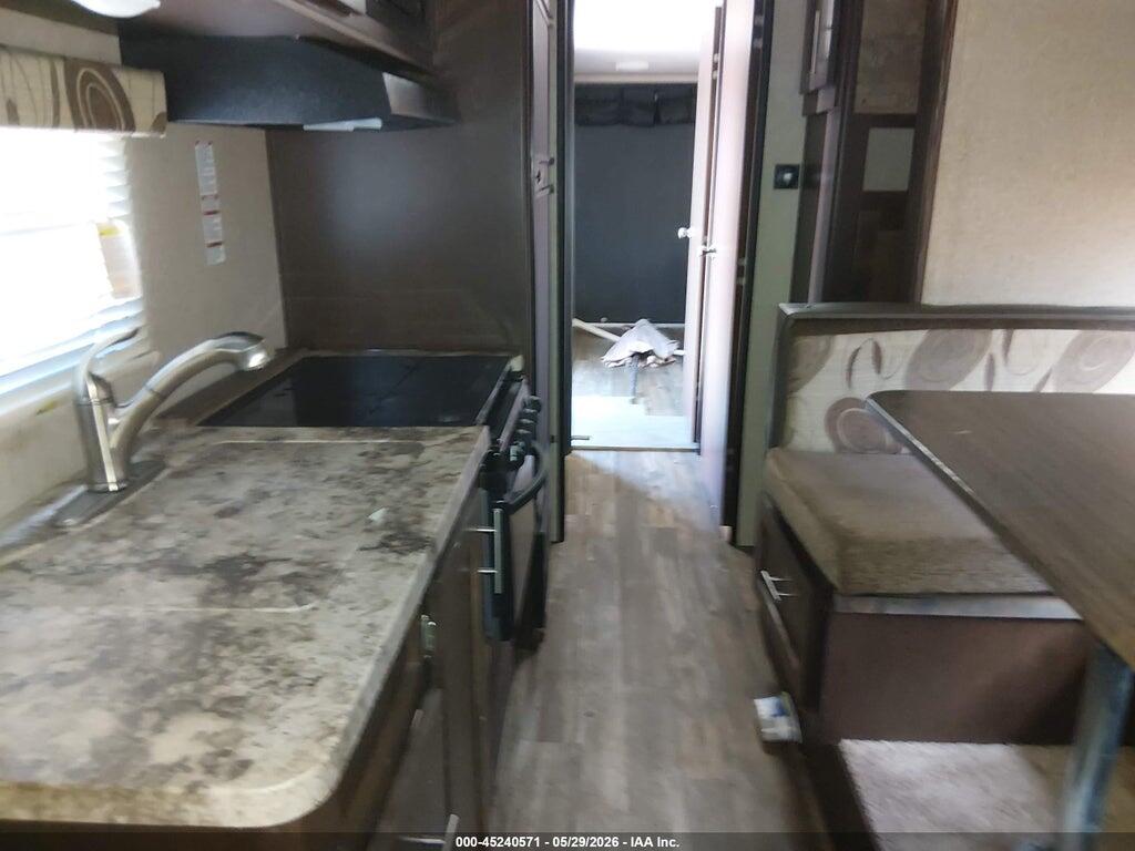 4X4TCKC2XFK028182 2015 FOREST RIVER GREY WOLF 2500 photo no. 8