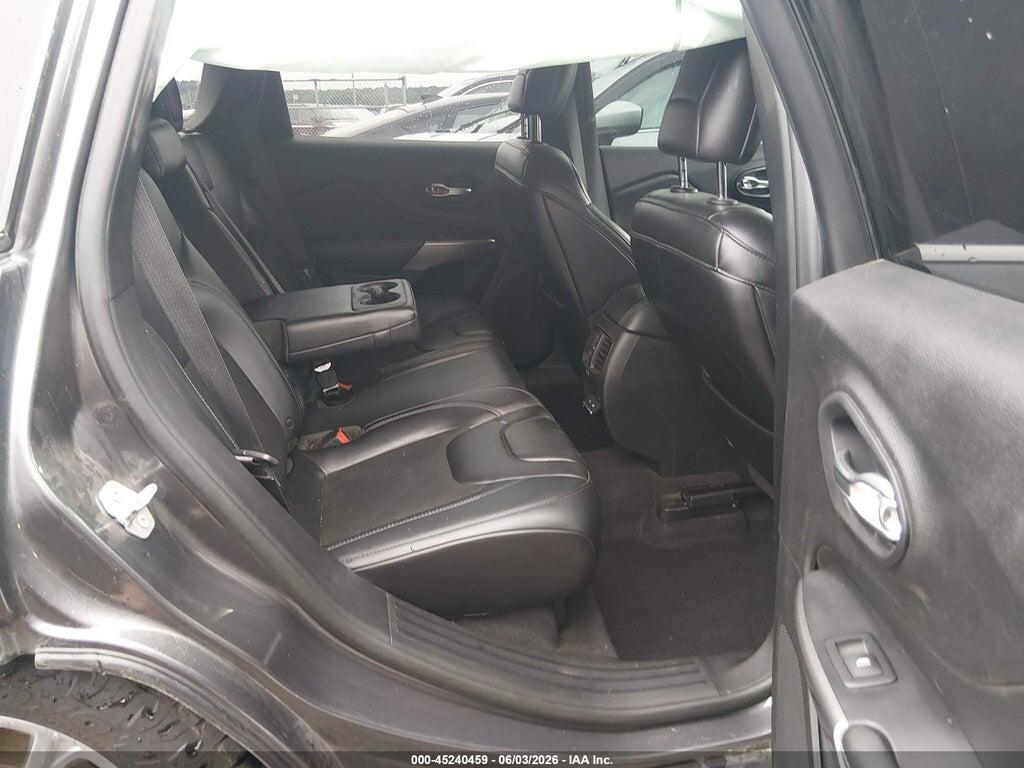 1C4PJMLB4KD402728 2019 JEEP CHEROKEE photo no. 8
