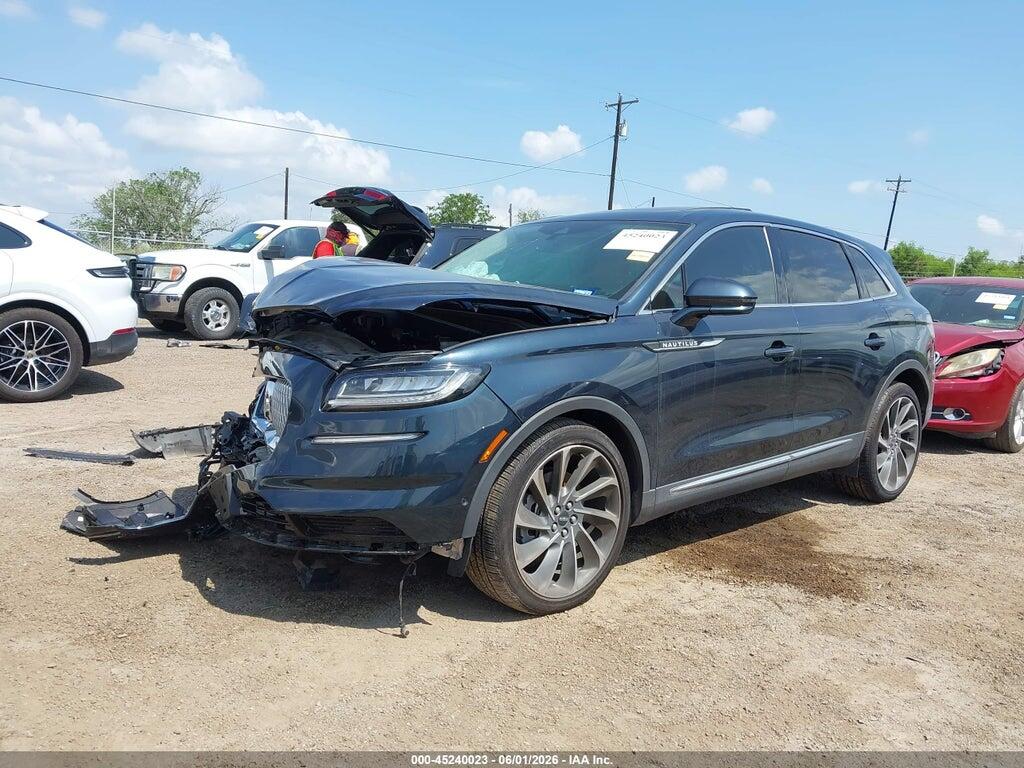 2LMPJ6K92PBL05664 2023 LINCOLN NAUTILUS photo no. 2