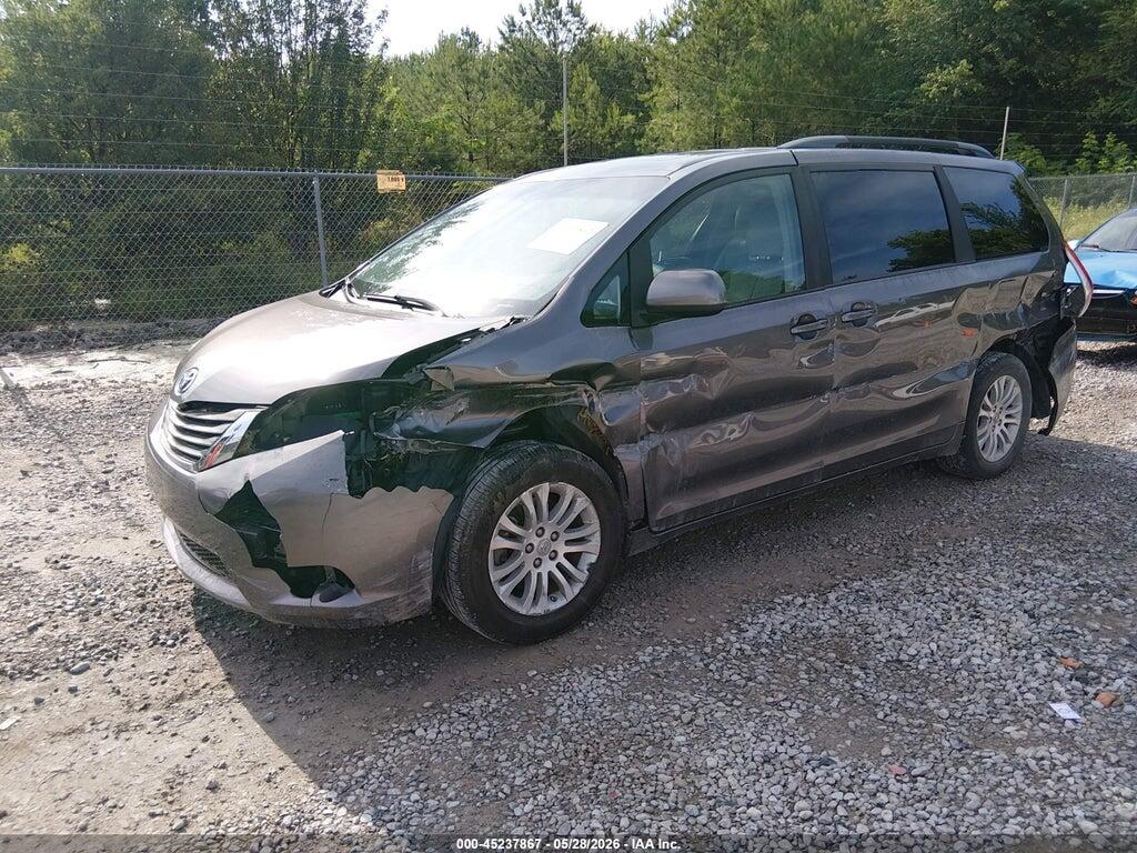 5TDYK3DC2BS053267 2011 TOYOTA SIENNA photo no. 2