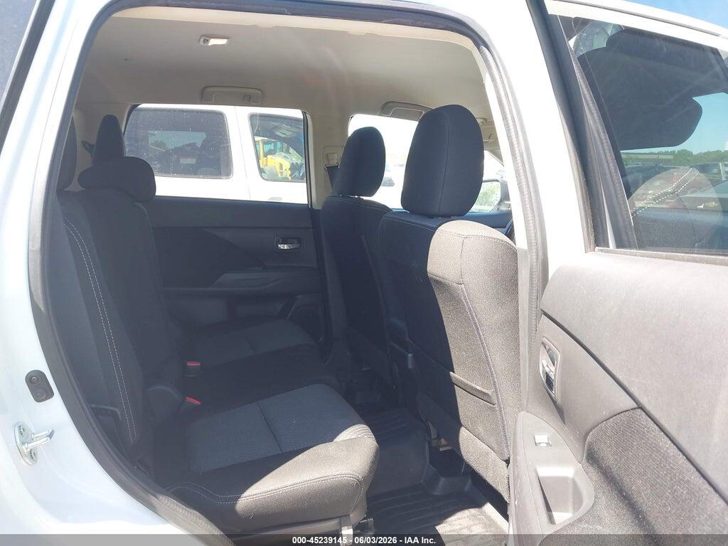 JA4AD3A31GZ043555 2016 MITSUBISHI OUTLANDER photo no. 8