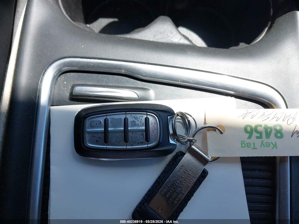 2C4RC1BG8PR517335 2023 CHRYSLER PACIFICA photo no. 11