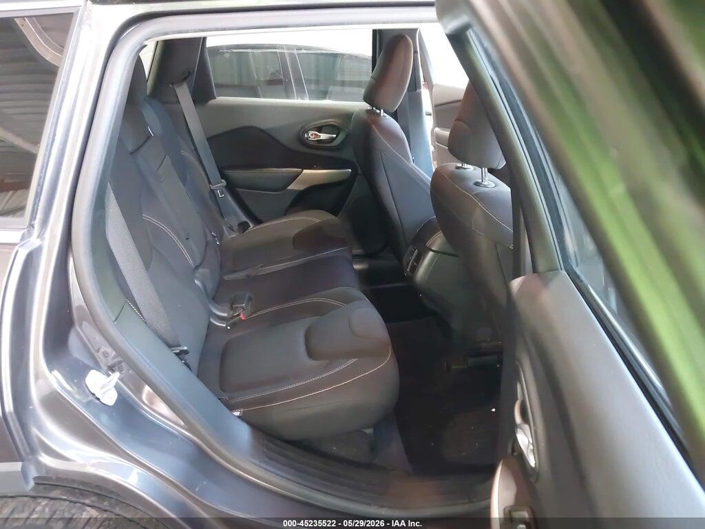 1C4PJMCS7HW608879 2017 JEEP CHEROKEE photo no. 8