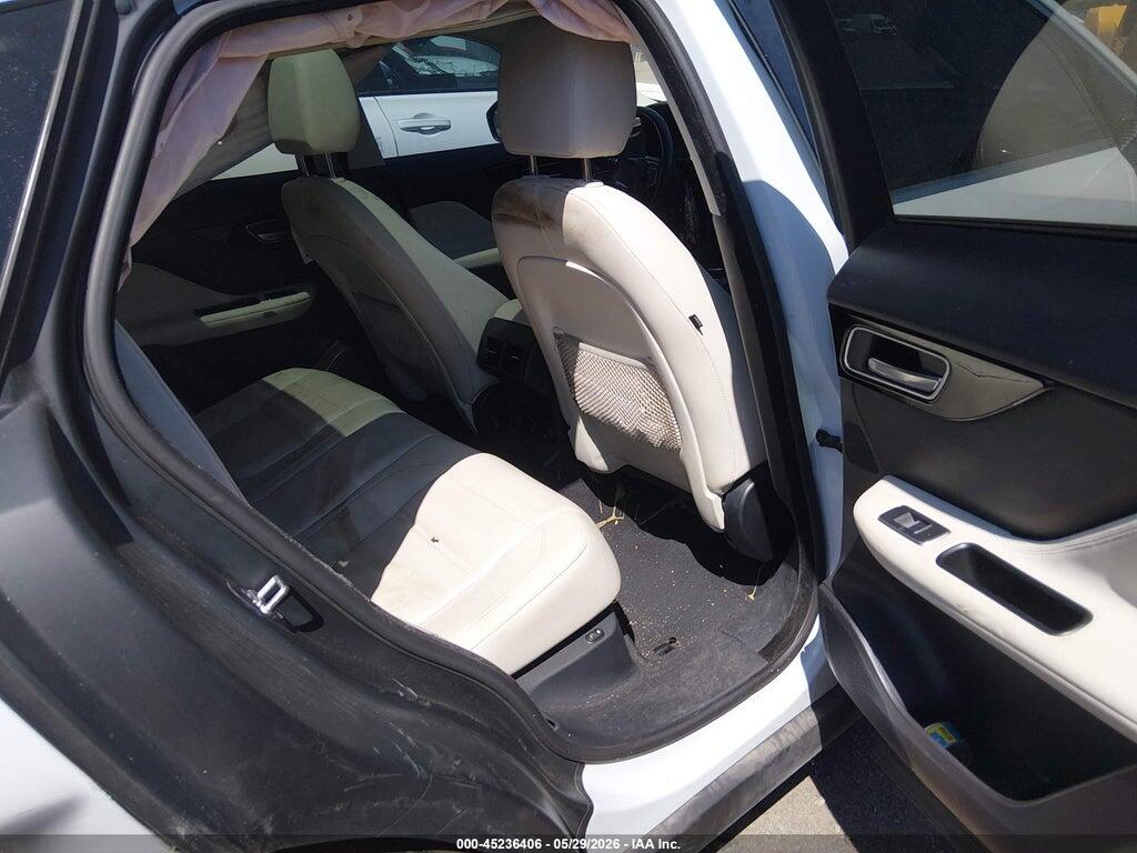 SADCK2BV9HA068254 2017 JAGUAR F-PACE photo no. 8