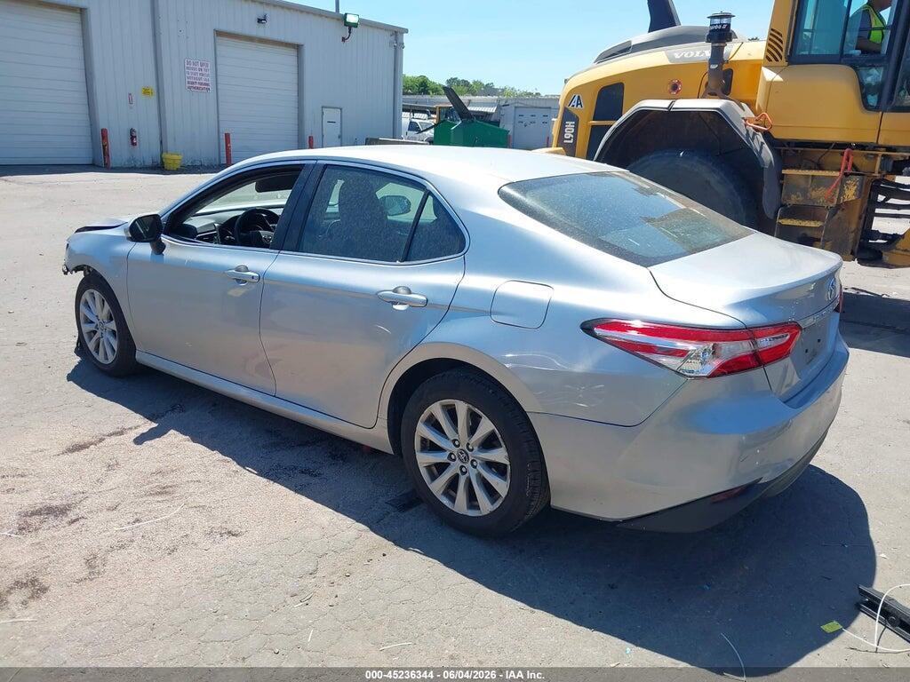 4T1B11HK4JU106944 2018 TOYOTA CAMRY photo no. 3